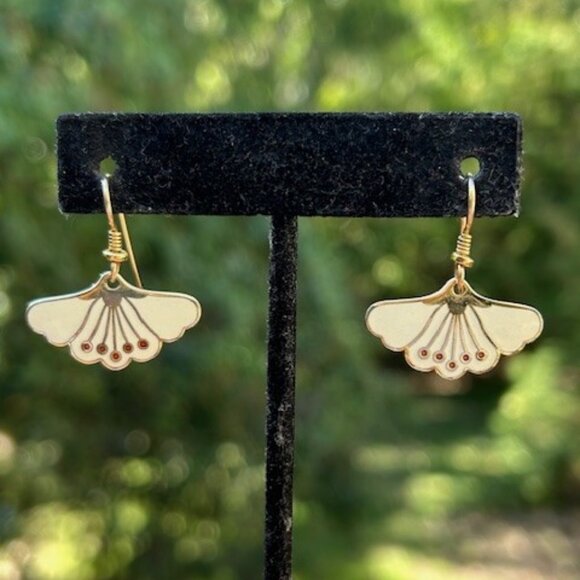LAUREL BURCH “Peony”  Gold Cream Enamel EARRINGS - Picture 1 of 8